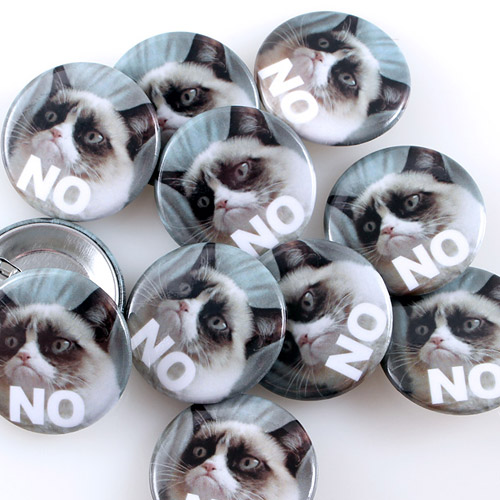Advertising / Promotional Buttons Sample Photo